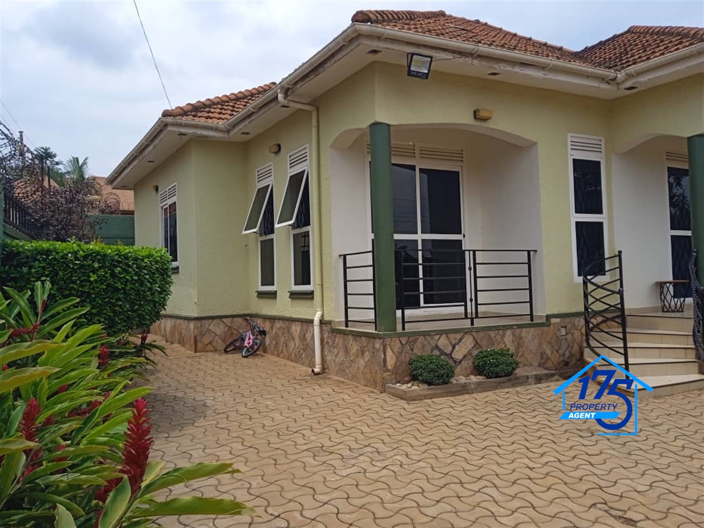 FOR SALE 3 Bedroom House In Najjera On Buwate Road – 780Millon UGX 4